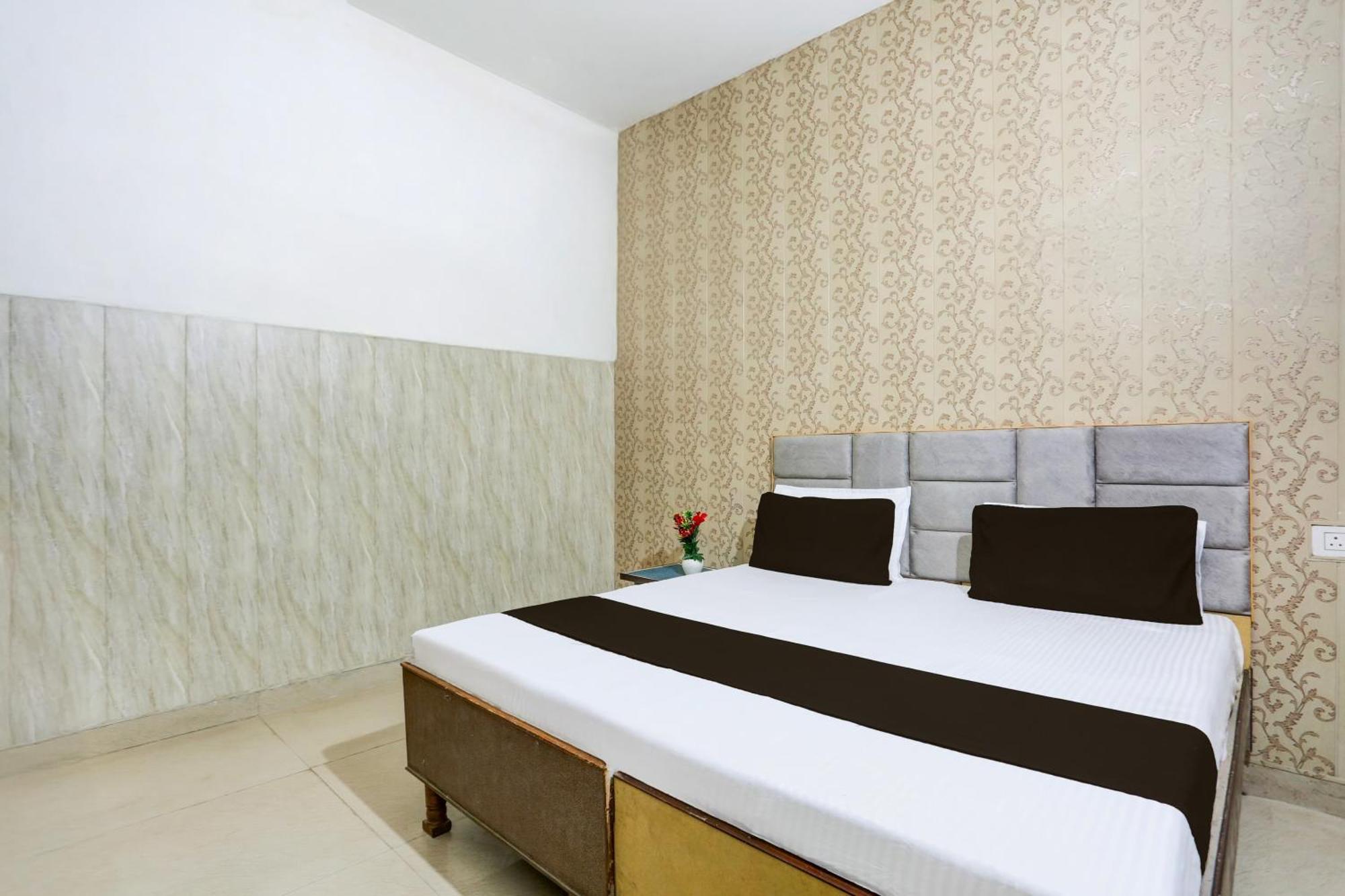 Hotel O Vk Palace آغْرا المظهر الخارجي الصورة